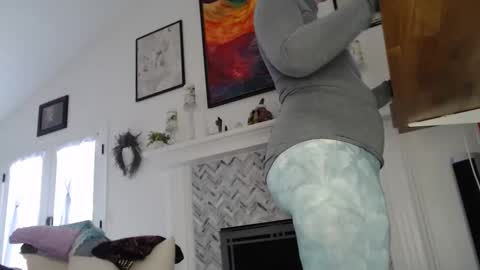 Aurora Willows online show from December 15, 8:47 pm