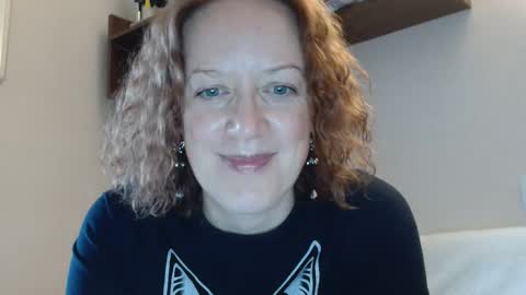 12ennie online show from October 15, 8:17 am