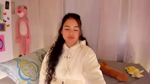 laiaa rivas online show from July 13, 2:45 am