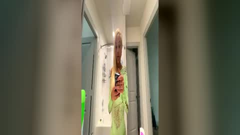1lexibae online show from July 7, 10:45 pm