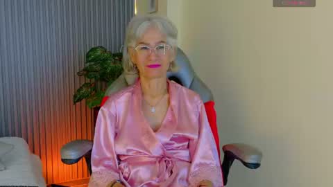 Miss Monserrate online show from July 2, 2:01 pm