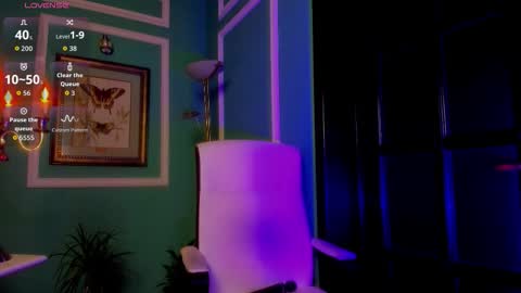 Moona  online show from December 18, 4:34 pm