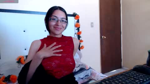 paola online show from February 12, 5:25 pm