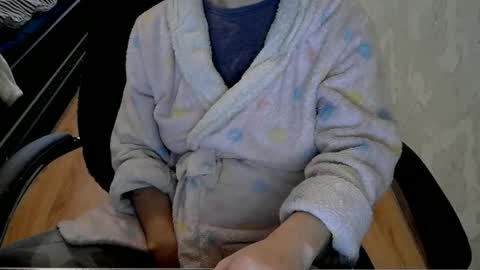 Snapshot of 1your_hot_girls chatting on December 8, 10:19 am 1your_hot_girls online show from December 8, 10:19 am