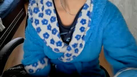 Snapshot of 1your_hot_girls chatting on January 4, 10:16 am 1your_hot_girls online show from January 4, 10:16 am