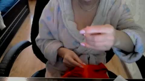 Snapshot of 1your_hot_girls chatting on December 15, 11:01 am 1your_hot_girls online show from December 15, 11:01 am