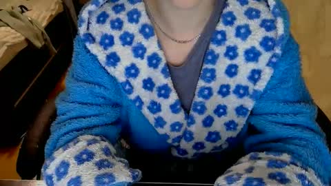 Snapshot of 1your_hot_girls chatting on February 15, 6:44 pm 1your_hot_girls online show from February 15, 6:44 pm