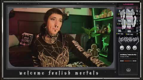 Juune online show from November 20, 8:10 pm