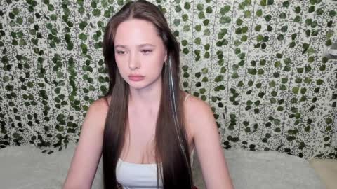 EMILY AND  MARCUS online show from January 29, 5:13 pm