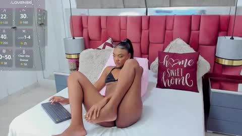 _adarose_ online show from October 25, 11:22 pm