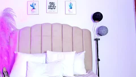 _aithanaa_ online show from January 10, 8:57 pm