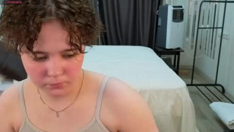 _alexa_hill_ online show from April 30, 1:44 am