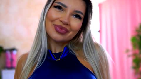 Snapshot of _arielle chatting on September 25, 8:24 am Arielle online show from September 25, 8:24 am