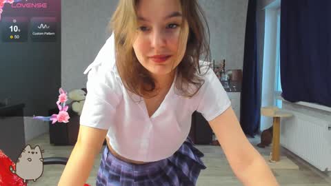 Snapshot of _arina_cox__ chatting on December 18, 7:15 am Arina online show from December 18, 7:15 am