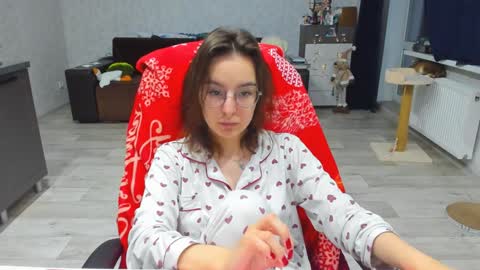 Snapshot of _arina_cox__ chatting on December 15, 3:31 pm Arina online show from December 15, 3:31 pm