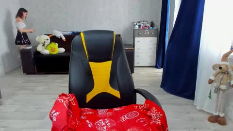 Snapshot of _arina_cox__ chatting on March 8, 11:56 am Arina online show from March 8, 11:56 am