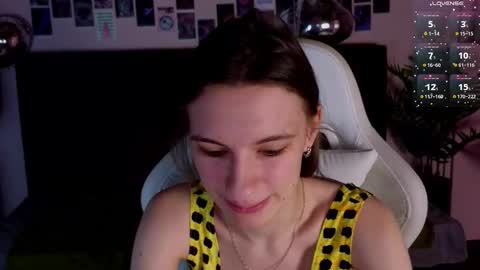 _ash_leyy_ online show from December 15, 3:34 am