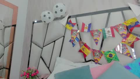 Aura online show from June 25, 3:06 am