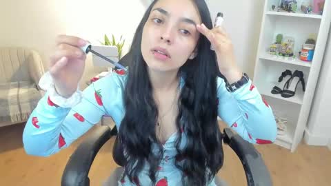 Bella Evans online show from April 28, 4:49 am