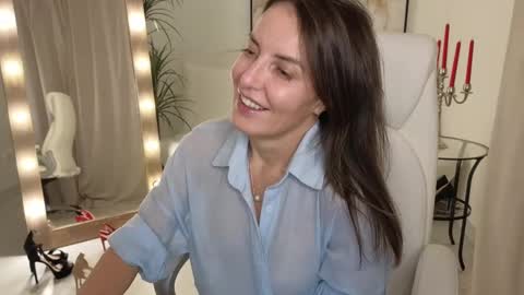 Snapshot of _beylly chatting on February 26, 2:30 am Beylly online show from February 26, 2:30 am