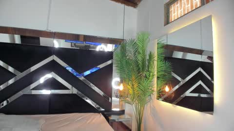 Candy online show from November 10, 6:25 pm