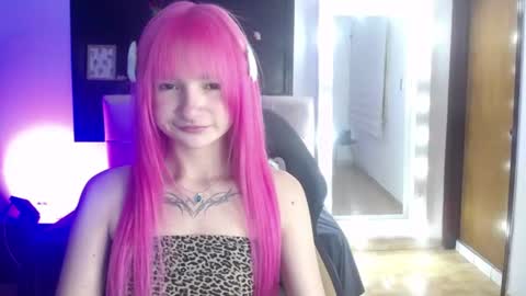 _charlotte_collins_ online show from July 17, 4:32 pm