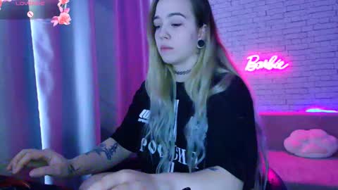 Snapshot of _crazybee_ chatting on September 11, 5:08 am Nica online show from September 11, 5:08 am