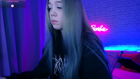 Snapshot of _crazybee_ chatting on January 26, 1:09 am Nica online show from January 26, 1:09 am