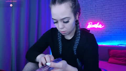 Snapshot of _crazybee_ chatting on December 7, 5:26 am Nica online show from December 7, 5:26 am