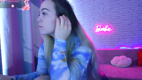 Snapshot of _crazybee_ chatting on September 12, 5:19 am Nica online show from September 12, 5:19 am