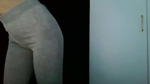 Snapshot of _domnatermsi chatting on February 18, 3:32 pm _domnatermsi online show from February 18, 3:32 pm