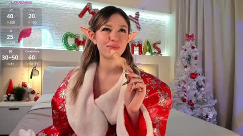 Snapshot of _emiliaa_ chatting on December 27, 3:20 am Milana online show from December 27, 3:20 am