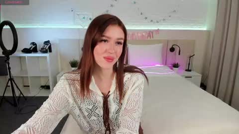 Snapshot of _emiliaa_ chatting on February 25, 8:14 am Milana online show from February 25, 8:14 am