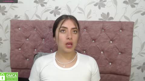 Snapshot of _emma_diamond_ chatting on February 18, 4:27 pm Emma online show from February 18, 4:27 pm