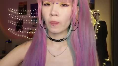 EveEva online show from March 9, 12:36 am