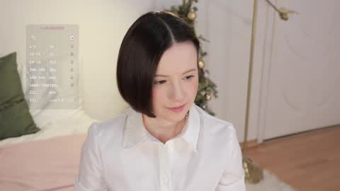 Essie  online show from January 20, 1:07 am