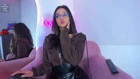 Snapshot of _gabbyx_ chatting on September 10, 10:59 am Gabby online show from September 10, 10:59 am