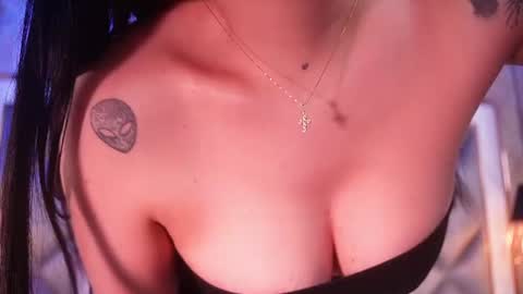 _giggy online show from June 11, 11:51 am