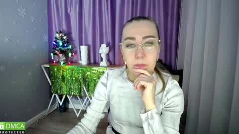 Snapshot of _greybunny_ chatting on January 4, 9:10 am _greybunny_ online show from January 4, 9:10 am