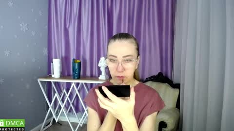 Snapshot of _greybunny_ chatting on February 8, 9:24 am _greybunny_ online show from February 8, 9:24 am