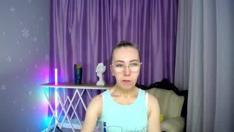 Snapshot of _greybunny_ chatting on September 13, 10:34 am _greybunny_ online show from September 13, 10:34 am