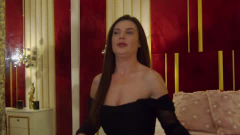 _hot_neighbour online show from April 28, 3:10 am