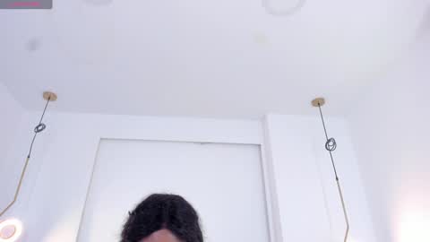 Snapshot of _huge_boobs_ebony chatting on February 6, 7:18 pm Darlis online show from February 6, 7:18 pm