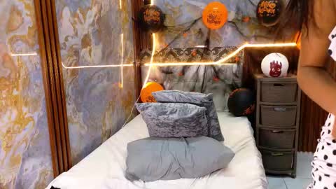 Snapshot of _jessi69_ chatting on October 31, 1:07 am Jesica online show from October 31, 1:07 am