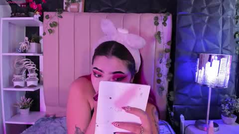 Mia online show from March 13, 9:27 pm