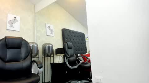 _johnson_alana online show from July 28, 6:20 pm