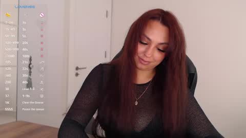 _just_a_queen_3 online show from April 27, 8:11 am