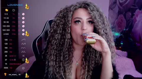 _just_a_queen_3 online show from December 26, 6:22 pm