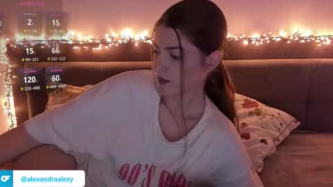 _just_a_simple_girl online show from December 1, 1:25 pm