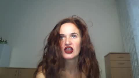 Snapshot of _kapelka_ chatting on January 11, 7:17 am KAPELKA online show from January 11, 7:17 am